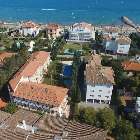 アパート Sunway Apollo シッチェス